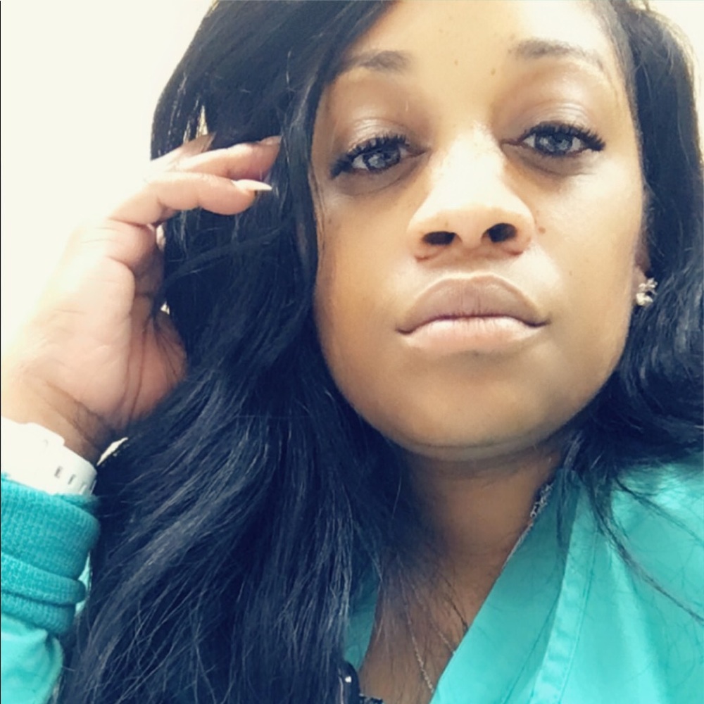 Meet your Posher, Denishia